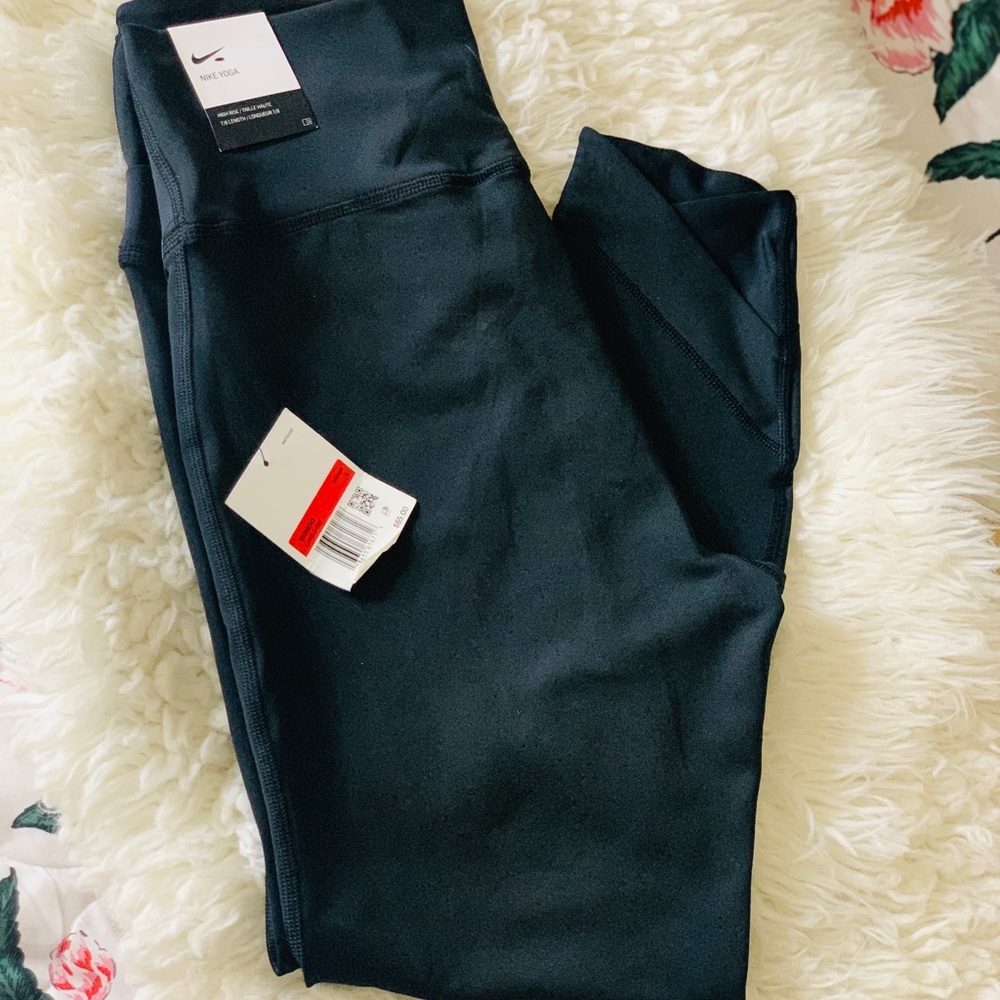 Nike Yoga Leggings